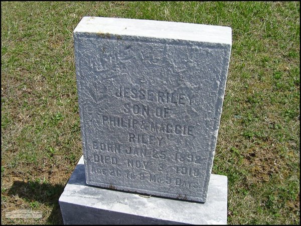 riley-jesse-tomb-mt-joy-cem.jpg